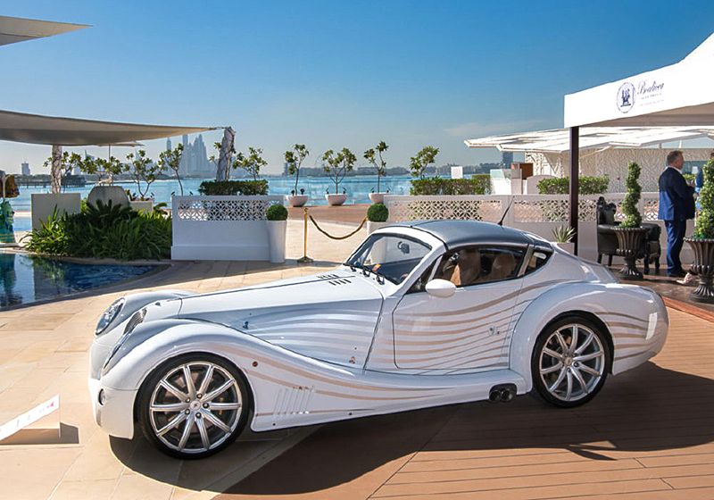 شهدت مسابقة الخليج لأناقة السيارات عرض مركبة من طراز مورغان أيرو 8 من عام 2010.