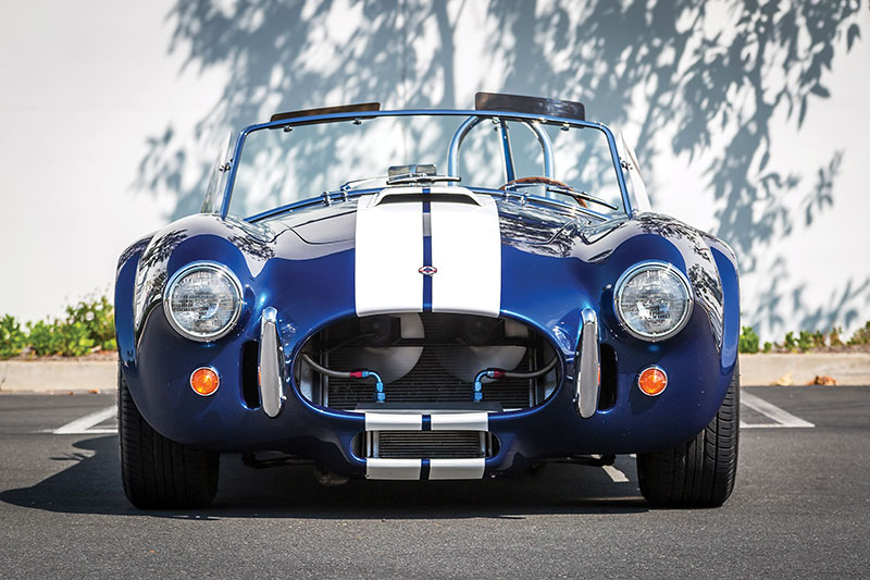 سيارة جديدة من طراز Shelby 427 Cobra القديم بنتها شركة Superformance.