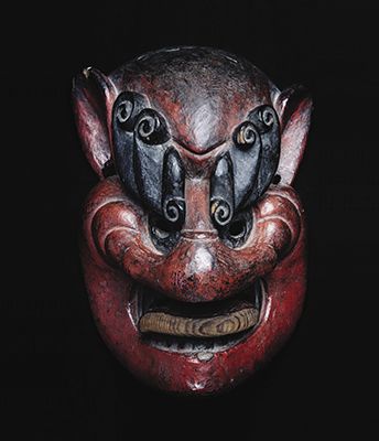 قناع Red Oni من أواخر حقبة موروماتشي في القرن السادس عشر