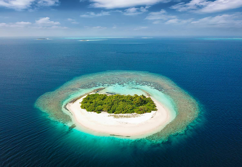 المالديف تقيم أول مزاد علني لبيع الجزر