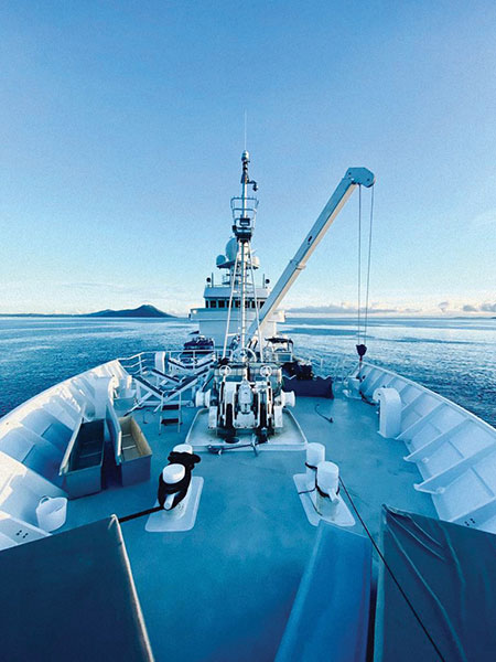 السفينة Pangea Ocean Explorer التابعة لمؤسسة مينديرو.