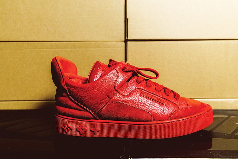 حذاء برودي من طراز Louis Vuitton x Kanye West Don باللون الأحمر