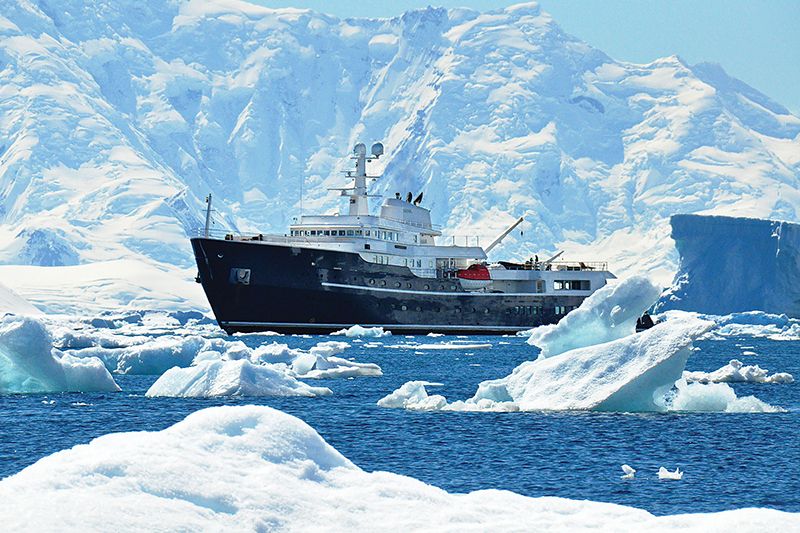 تجسد أطواف الجليد في القطب الجنوبي حلما يراود أي مستكشف حديث