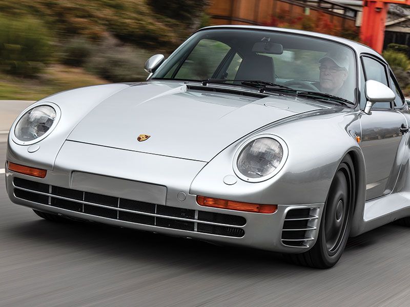 صورة أمامية للمركبة من طراز Porsche 959SC من عام 1988