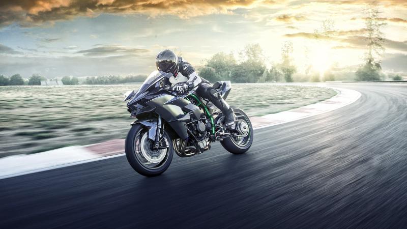 الدراجة Kawasaki Ninja H2R/أسرع دراجات نارية يمكن شراؤها اليوم