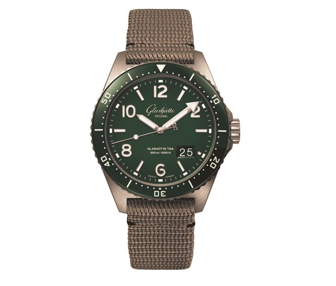 ساعة Glashütte Original SeaQ Panorama Date