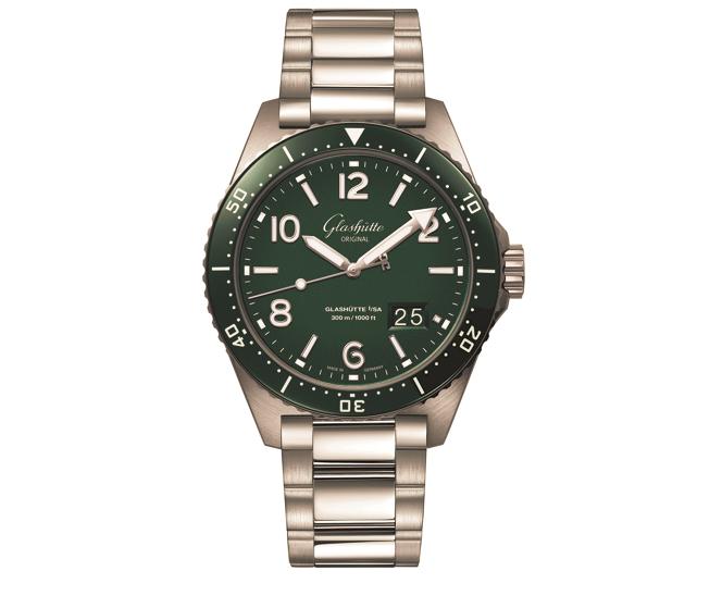 ساعة Glashütte Original SeaQ Panorama Date