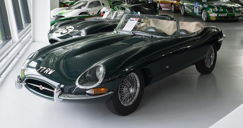 سيارة Jaguar E-Type