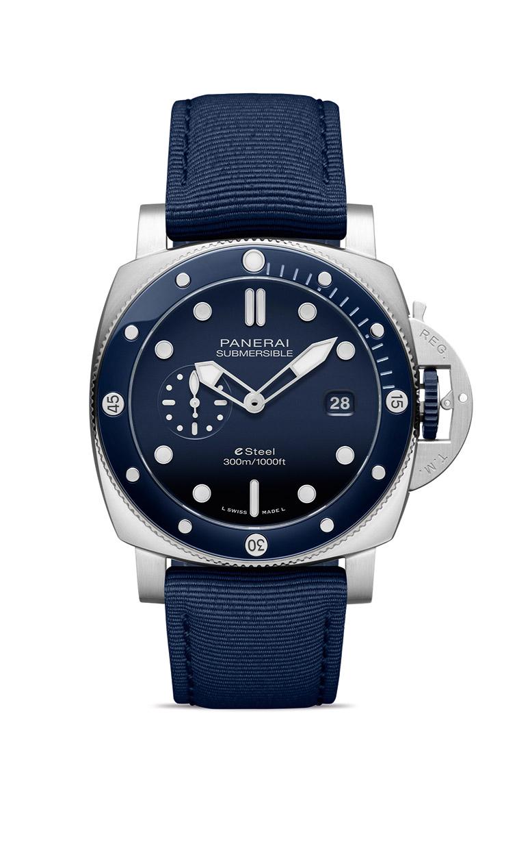 ساعة Submersible QuarantaQuattro eSteel من بانيراي.