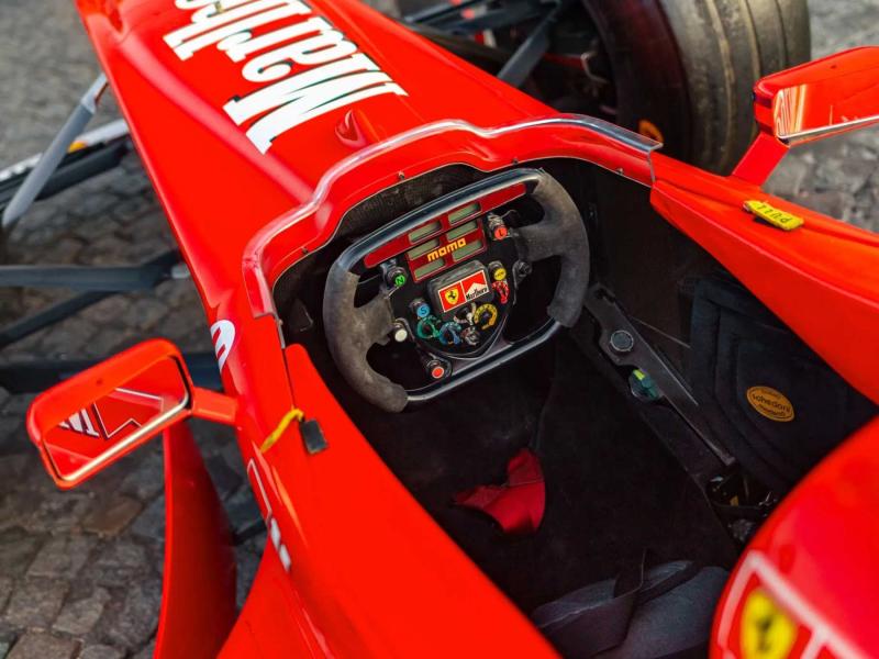 سيارة Ferrari F300
