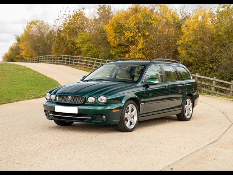 سيارة الملكة إليزابيث الثانية Jaguar X-Type Estate