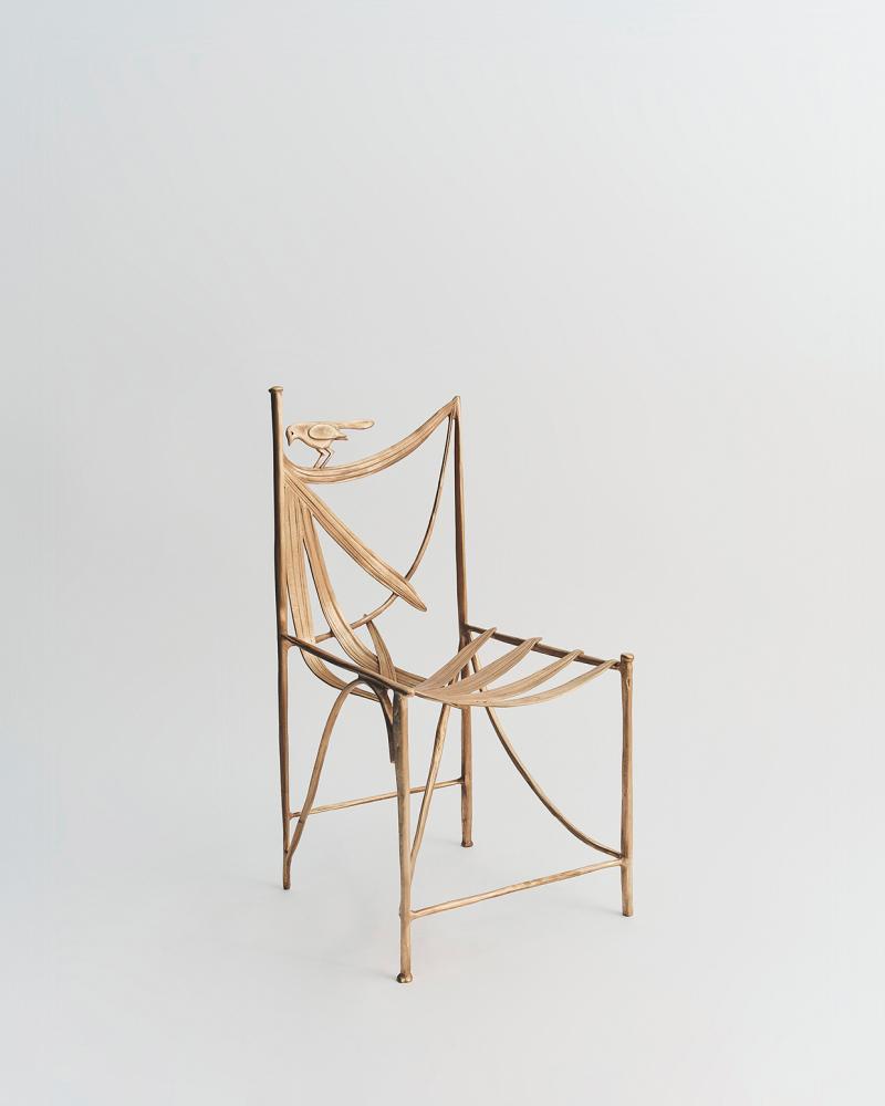كرسي Williamsburg Chair المذهل للنحات والمصمم الفرنسي الشهير كلود آلان في جناح كريستيز. 