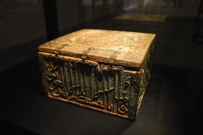 صندوق لحفظ المصحف من القرن الثامن الهجري. 