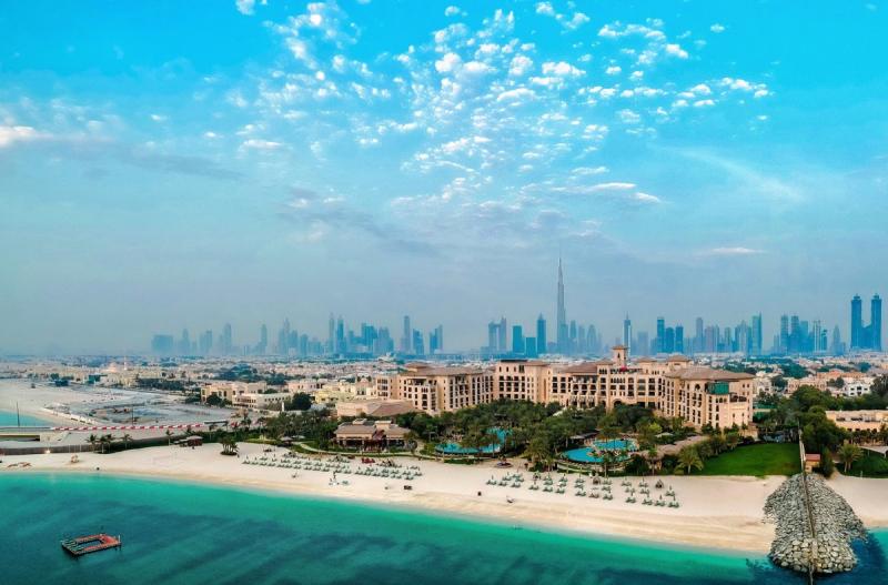 منتجع فورسيزونز دبي شاطئ الجميرا/ أفخم فنادق ومنتجعات الإمارات
