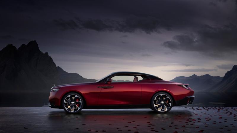 Rolls - Royce Droptail La Rose Noire/ رولز رويس دروبتيل لا روز نوار