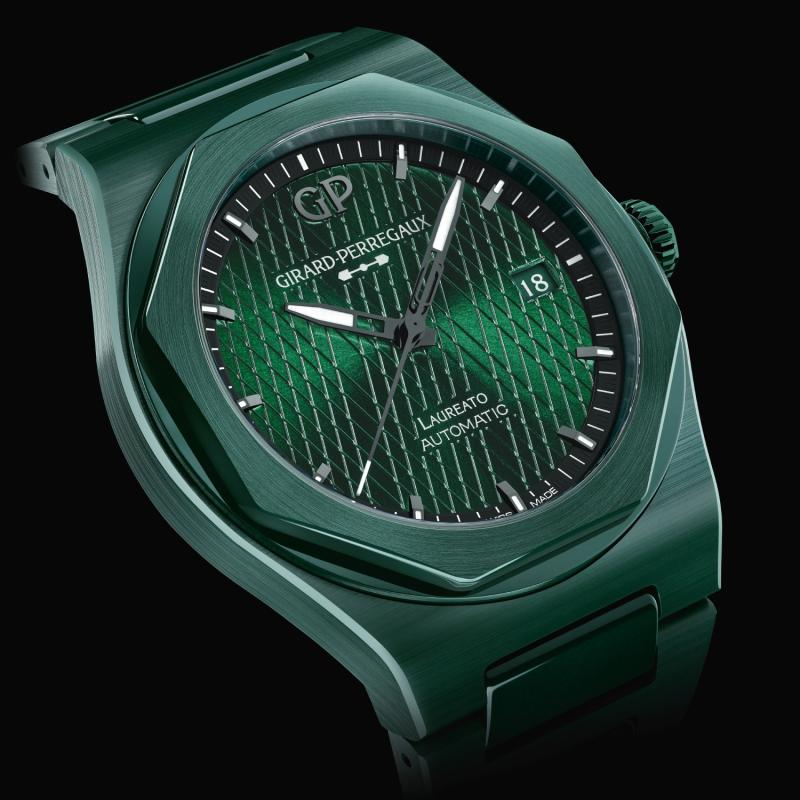 ساعة Girard-Perregaux Laureato Green Ceramic Aston Martin Edition