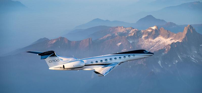 طائرة G700