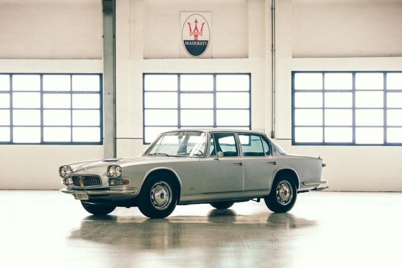 رسم بيترو فروا خطوط الجيل الأول بإيحاء من طراز Maserati 5000 GT، ولكنه زوّد السيارة بأربعة أبواب وأثرى مقدمتها بشبكة تهوية منفصلة عن المصابيح.