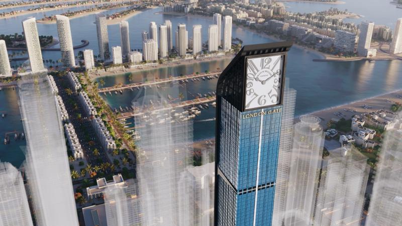 أطول برج ساعة بالعالم يعانق أفق مارينا دبي