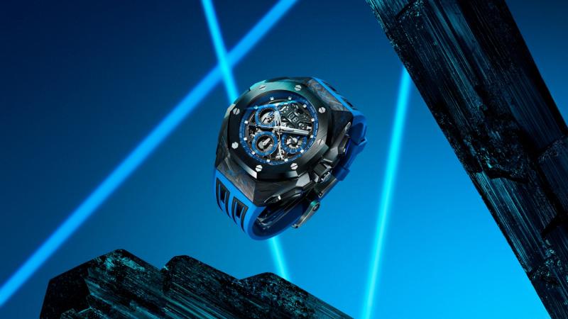 صنف جديد من الكربون المركّب يسجل ظهوره الأول في ساعة Royal Oak Concept Split-Seconds Chronograph GMT Large Date