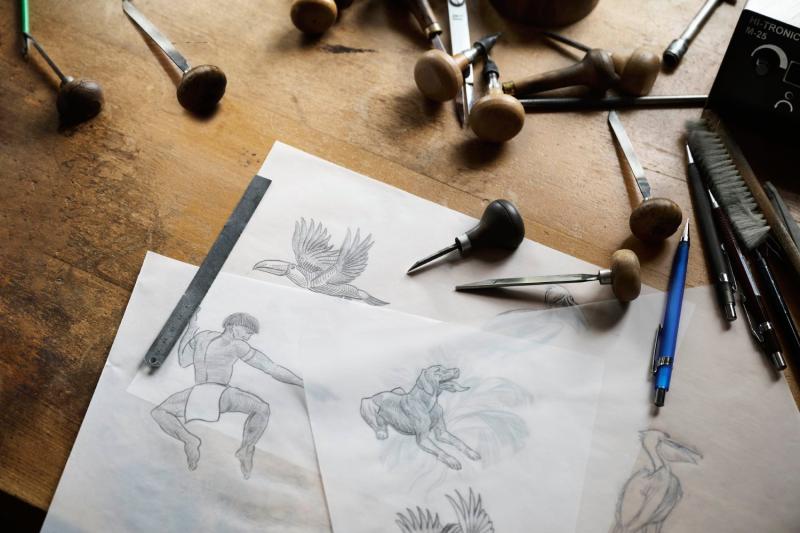 مجموعة من الرسومات المعقدة التي استحدثها جاكيه للتعبير عن أهم الأحداث في الروايات المختارة.