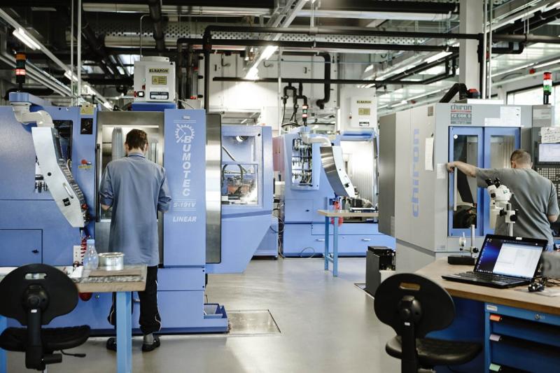 في محترفات ProArt I  تتوزّع آلات CNC حديثة لإنتاج كلّ مكوّن بعد ترميزه بما يتيح استنساخ كل نموذج منه بدقة بالغة.