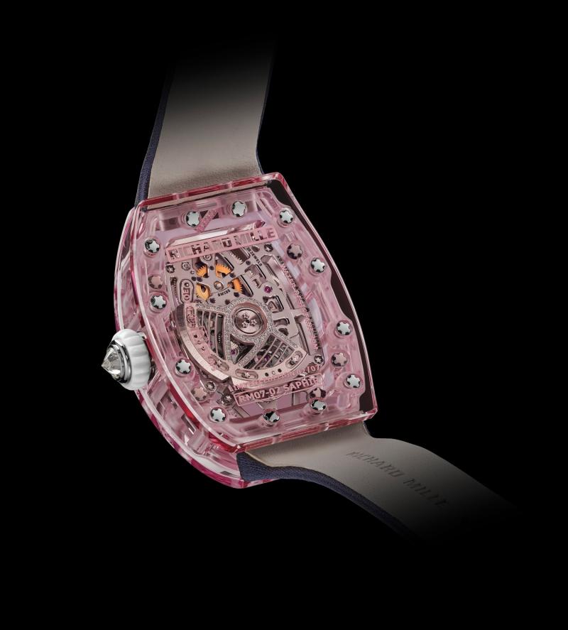 ريتشارد ميل تثري مجموعة RM 07-02 Automatic Sapphire بألوان وتفسيرات جديدة