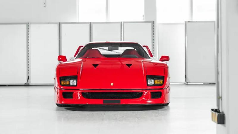 سيارة فيراري F40 بتوقيع إنزو في مزاد آر إم سوذبيز بسعر يصل إلى 2.8 مليون يورو