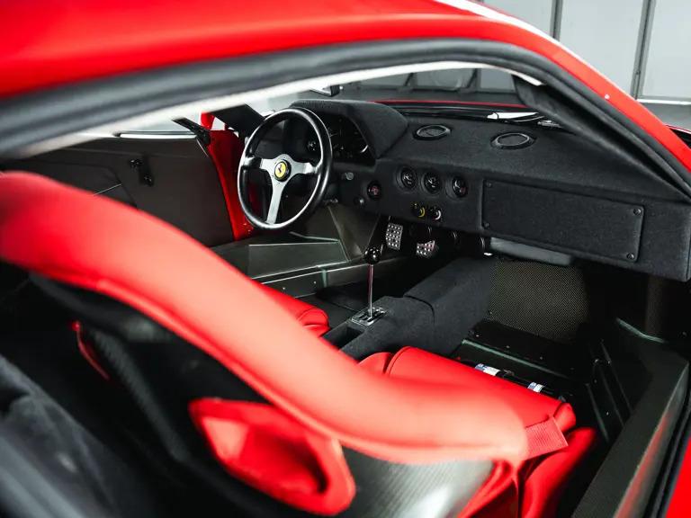 سيارة فيراري F40 بتوقيع إنزو في مزاد آر إم سوذبيز بسعر يصل إلى 2.8 مليون يورو