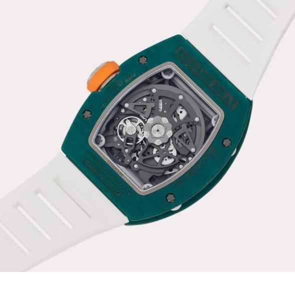 من الجهة الخلفية، تكشف ساعة Richard Mille RM 029 Le Mans Classic عن آلية الحركة الأوتوماتيكية