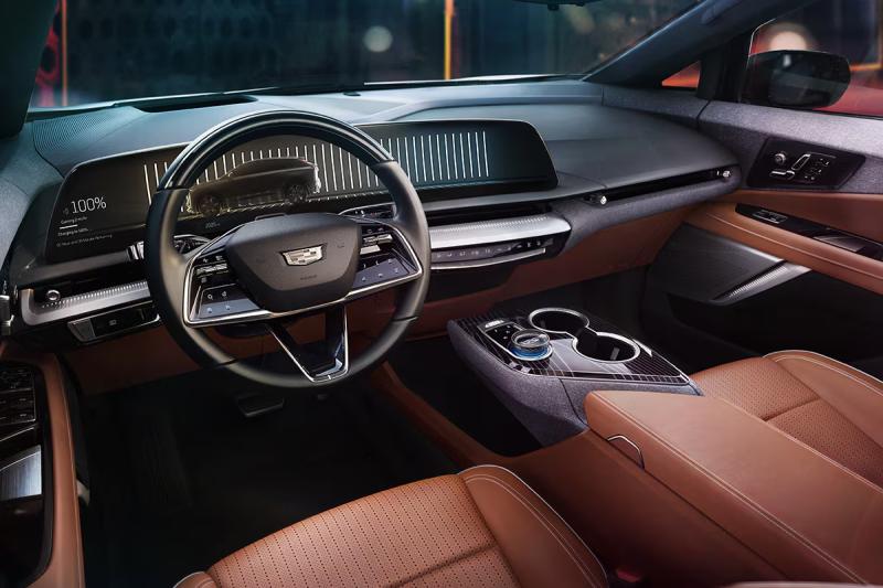 كاديلاك تدخل بقوة عالم الأداء الكهربائي: SUV مدمجة بروح رياضية مستقبلية
