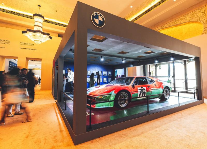 عرضت بي إم دبليو سيارة BMW M1 Art Car  التي تحمل بصمة آندي وارهول.