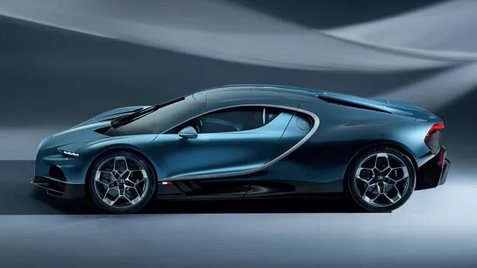 Bugatti Tourbillon/ أغلى السيارات في العالم لعام 2025