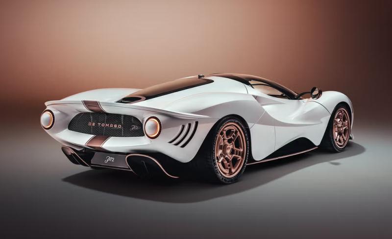 عودة الأسطورة: سيارة De Tomaso P72 تدخل الإنتاج بعد طول انتظار