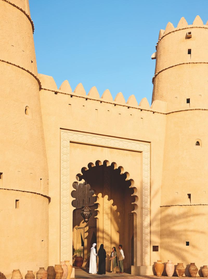 دار أسولين تطرح كتاب Abu Dhabi Bright