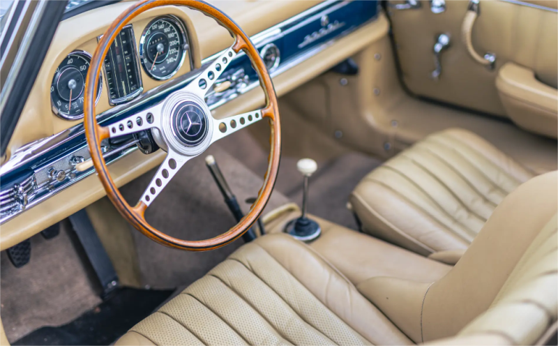آر إم سوذبيز تبيع مرسيدس-بنز 300 SL رودستر من عام 1958 مقابل 850 ألف دولار
