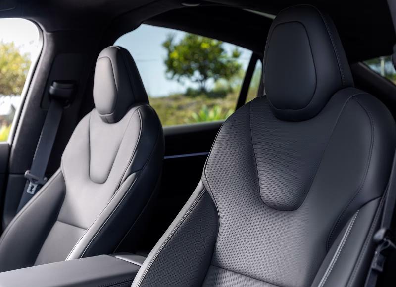 بيل غيتس يختار Tesla Model X سيارته اليومية.. 