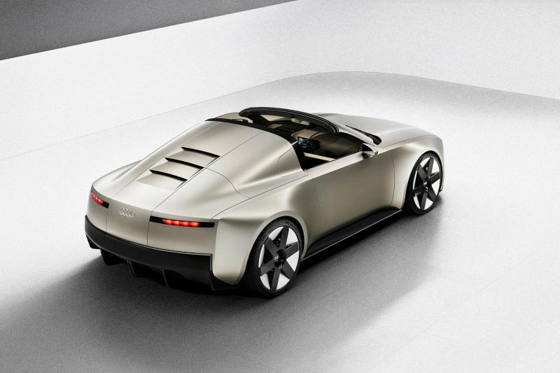 أودي تودّع أيقونة TT رودستر وتكشف عن وريثتها الرياضية الكهربائية الفاخرة Concept C