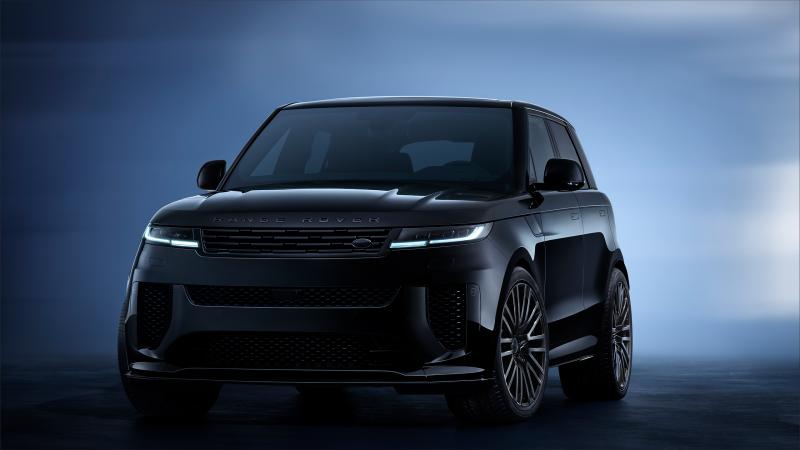 Range Rover SV - فخامة بريطانية تتجاوز الزمن بسعر 215,350 دولارًا/أغلى 10 سيارات SUV في العالم لعام 2025