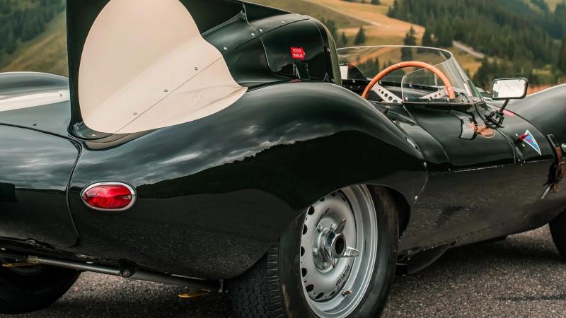سيارة جاكوار D-Type من 1956 تتصدر مزاد زيورخ الأول