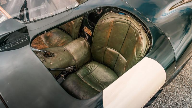 سيارة جاكوار D-Type من 1956 تتصدر مزاد زيورخ الأول