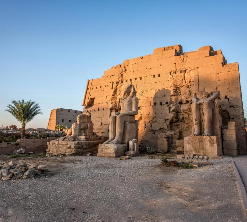 حدود مجمع معبد الكرنك في الأقصر بمصر.