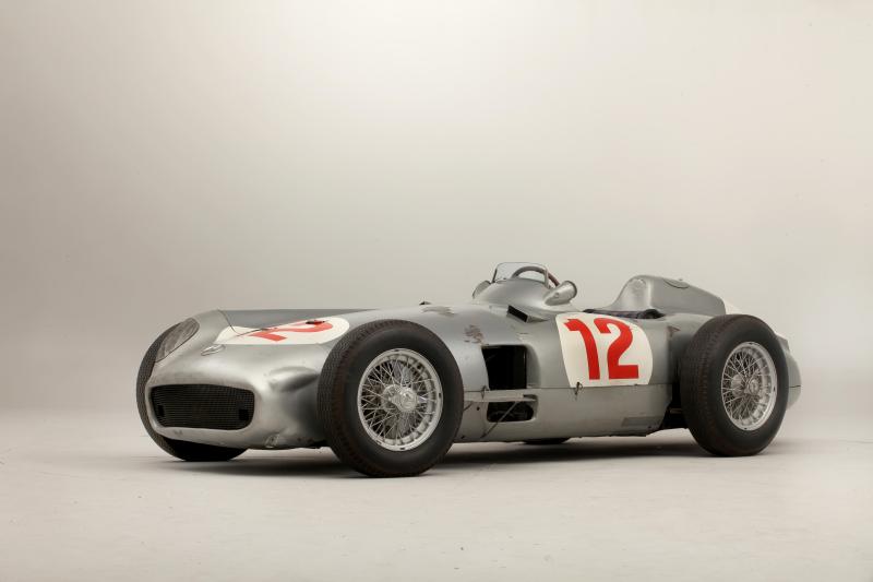 Mercedes-Benz W 196 من عام 1954 - السهم الفضي الذي سحر الحلبات