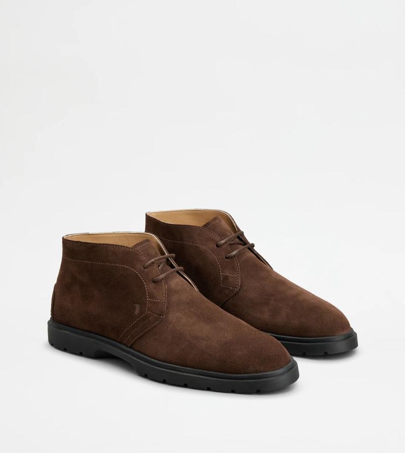 Tod’s.. لمسة إيطالية كلاسيكية / إصدارات فاخرة تعيد رسم ملامح الحذاء الصحراوي