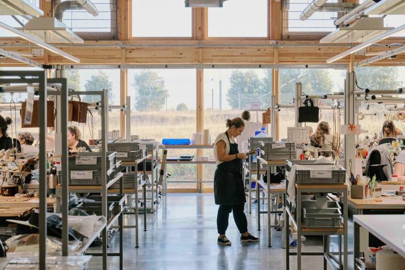 هيرميس تفتح ورشتها الرابعة والعشرين.. فصل جديد من الإتقان الحرفي والاستدامة البيئية في آكيتان