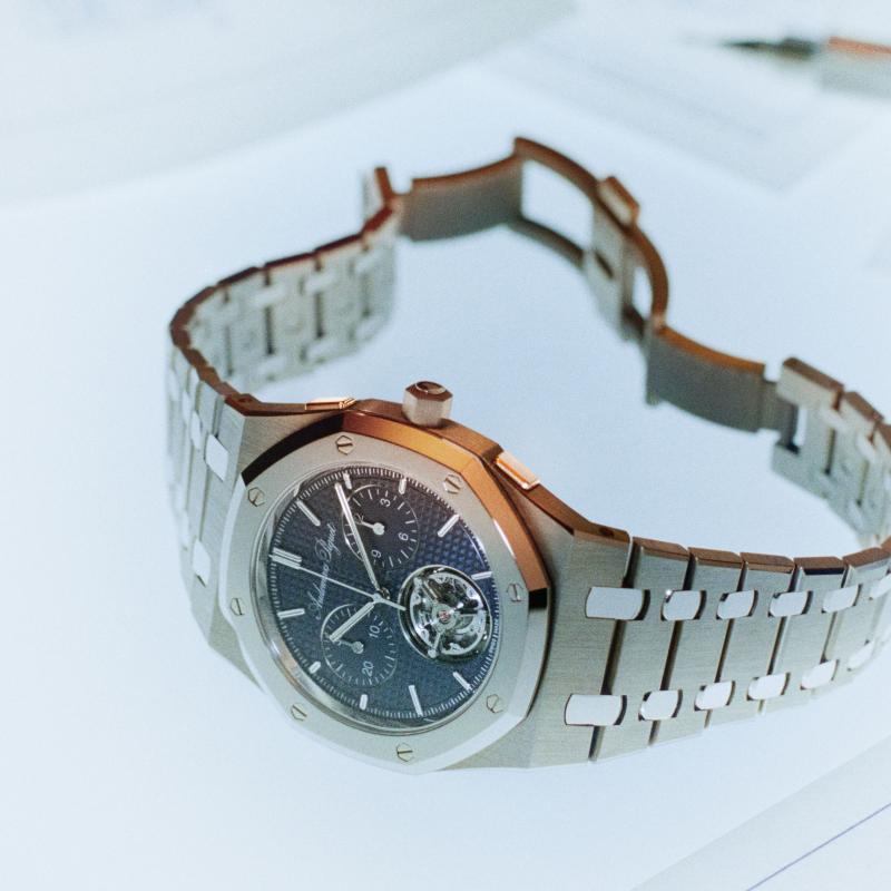 أوديمار بيغيه تعزز ريادتها في ميدان الابتكار بطرح ساعة Royal Oak "Jumbo" Extra-Thin Selfwinding Flying Tourbillon Chronograph RD#5