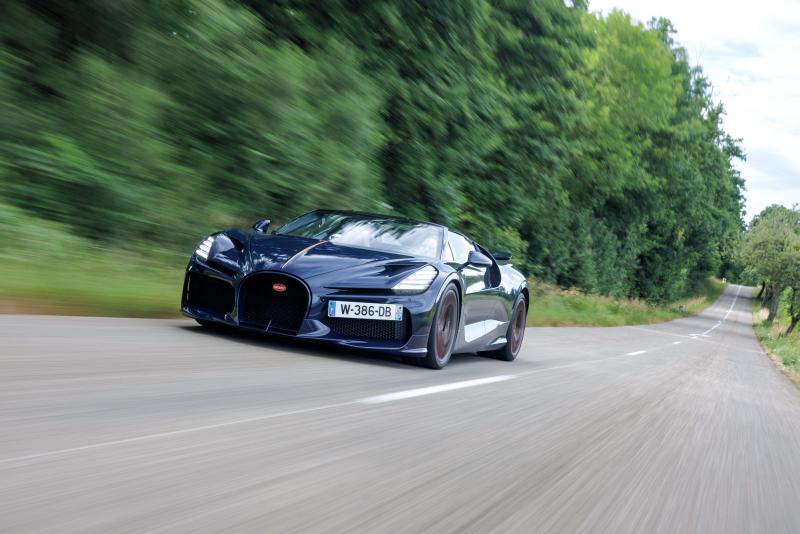 تستطيع سيارة ميسترال التسارع من صفر إلى 62 ميلاً/الساعة في غضون 2.4 ثانية. 