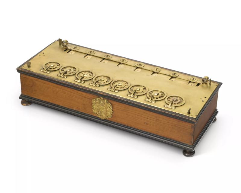  أقدم آلة حاسبة في التاريخ تبقى في موطنها.. المحكمة الفرنسية توقف بيع La Pascaline