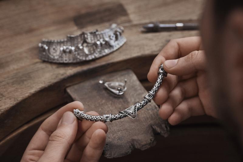 عقد Apogée من لويس فويتون يحصد جائزة موناكو الكبرى للجواهر الرفيعة