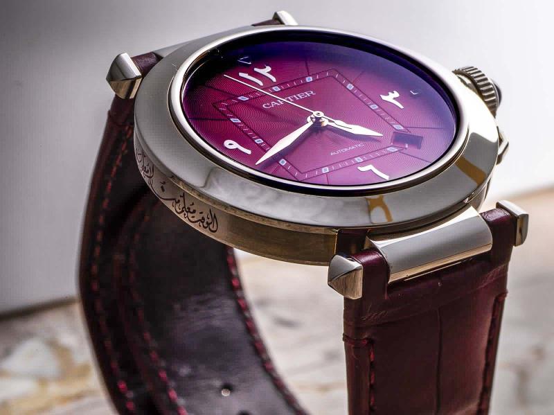 أثمر مشروع التعاون الثاني بين النادي وكارتييه عن ساعة Pasha De Cartier AWC LE 50 التي تميزها أرقام هندية للمؤشرات والتاريخ، ونقش لعبارة "الوقت معلّم من لا معلّم له" على العلبة الفولاذية.